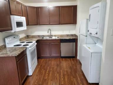 Main picture of 1025 Oak St