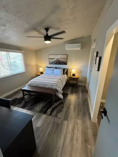 Main picture of 3860 E Mission Ln