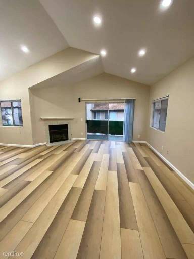 Main picture of 11239 Avenida de los Lobos
