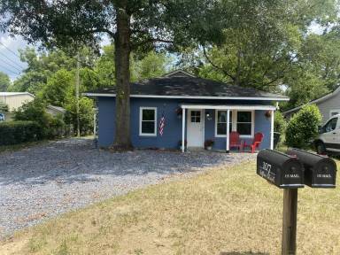 Main picture of 107 Loftin St