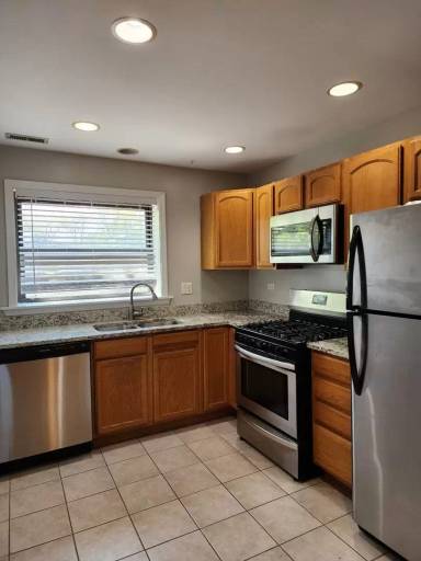 Main picture of 1902 W Birchwood Ave