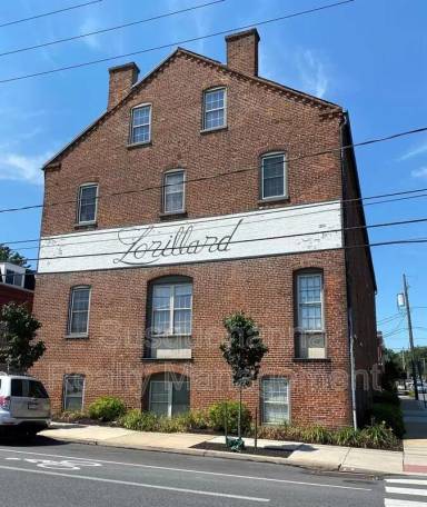 Main picture of 402 W Frederick St