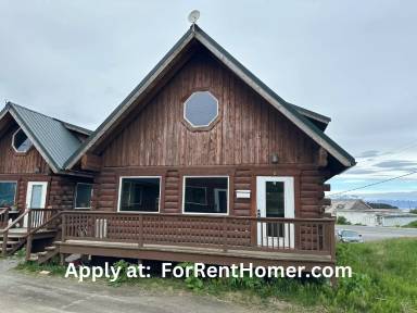 Main picture of 3756 Lake St