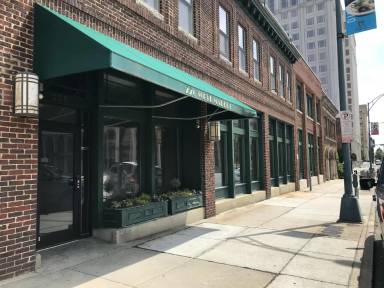 Main picture of 220 W Market St