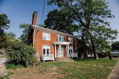 Main picture of 217 S 11th St