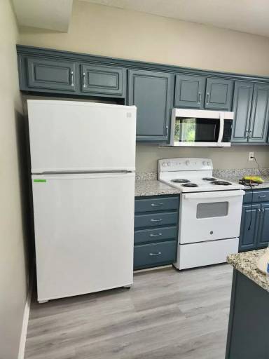 Main picture of 402 SE Brandon Ct