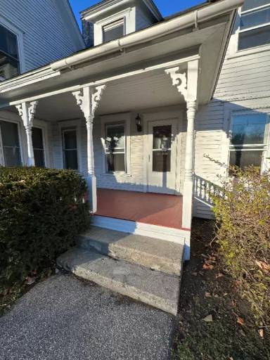 Main picture of 834 Main St