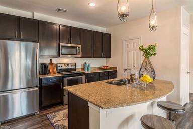 Main picture of 5725 Parmer Ln