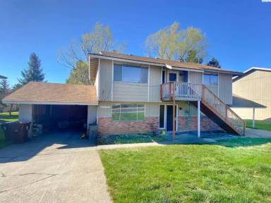 Main picture of 315 NW Robert St
