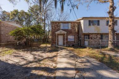 Main picture of 3620 Effee St