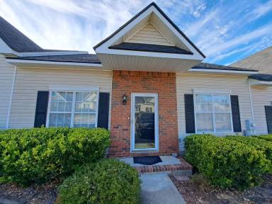 Main picture of 2005 Helmsdale Ln