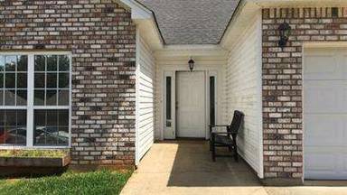 Main picture of 2201 Desiree St