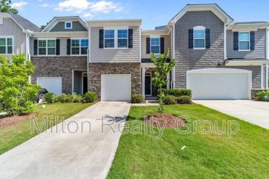 Main picture of 852 Salem Pointe Pl