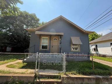 Main picture of 704 Cleveland St