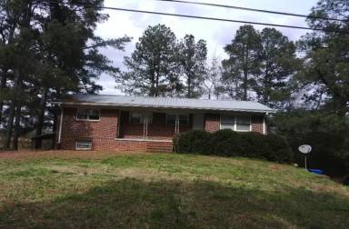 Main picture of 2362 Airport Dr