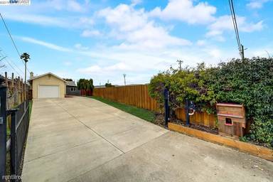 Main picture of 37358 Walnut St
