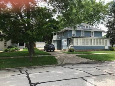 Main picture of 615 Park St