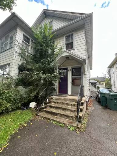Main picture of 54 Hooker St