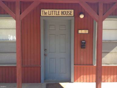 Main picture of 110 N Sanders St
