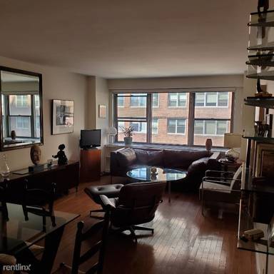 Main picture of 10 W 15th St Apartments