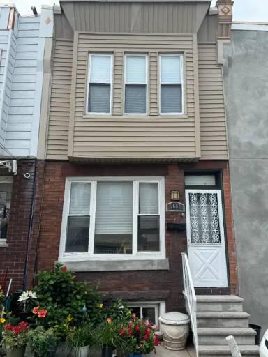 Main picture of 2602 S Fairhill St
