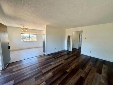 Main picture of 218 Van Buren St