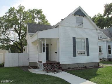 Main picture of 916 W Grove St