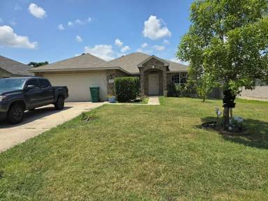 Main picture of 529 Cattail Cir