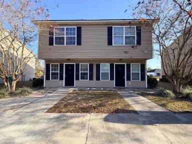 Main picture of 2709 Pineview Dr