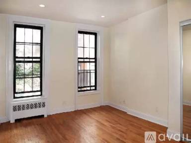 Main picture of E 3rd Ave