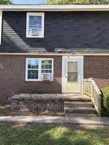 Main picture of 1706 Carolina St E
