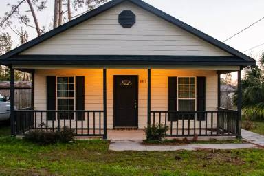 Main picture of 607 E Brookwood Dr