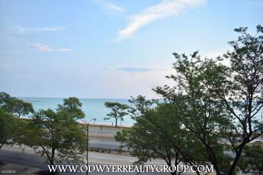 Main picture of The Deco North Lake Shore