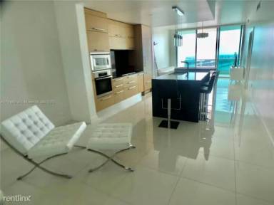 Main picture of 900 Biscayne Bay Condos