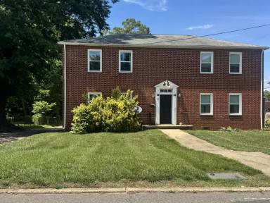 Main picture of 423 N Center St