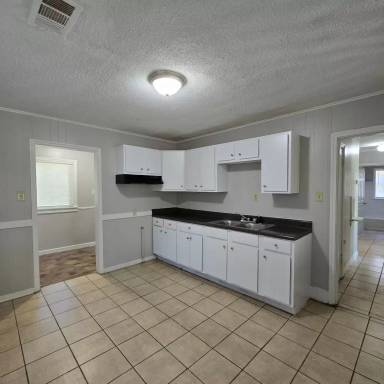 Main picture of 3870 Fizer Ave