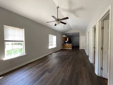 Main picture of 433 Evans St