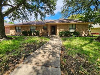 Main picture of 3426 Cedarhill Dr
