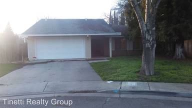 Main picture of 2462 Hemlock Ct