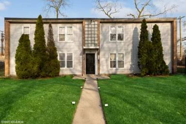 Main picture of 8635 S Ingleside Ave