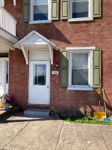 Main picture of 310 N Front St