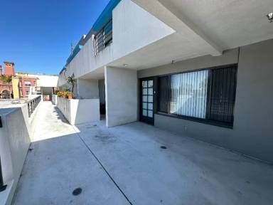 Main picture of 1090 University Ave