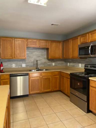 Main picture of 23242 High Point St