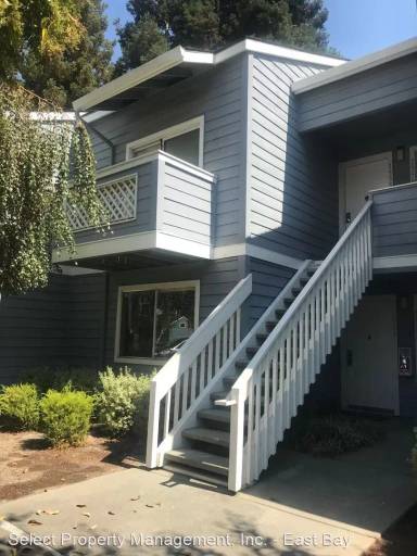 Main picture of 1553 Four Oaks Cir