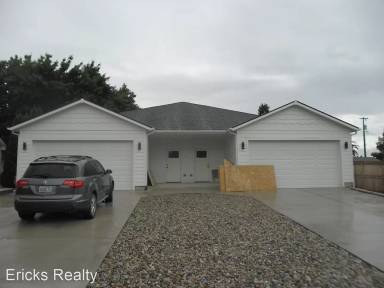 Main picture of 408 E 3rd St