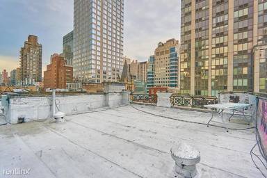 Main picture of 354 E 66th St