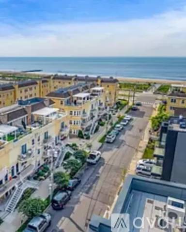 Main picture of 2 Beach 99th St