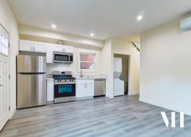Main picture of 1030 W 23rd St