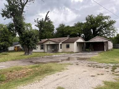 Main picture of 402 Holmes St