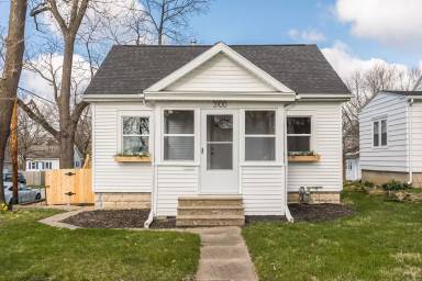 Main picture of 3100 C Ave NE